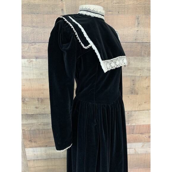 Vintage 1970’s Velvet Goth Prairie Victorian Dress Puff Shoulder Crochet Sz XS/S - Picture 5 of 15